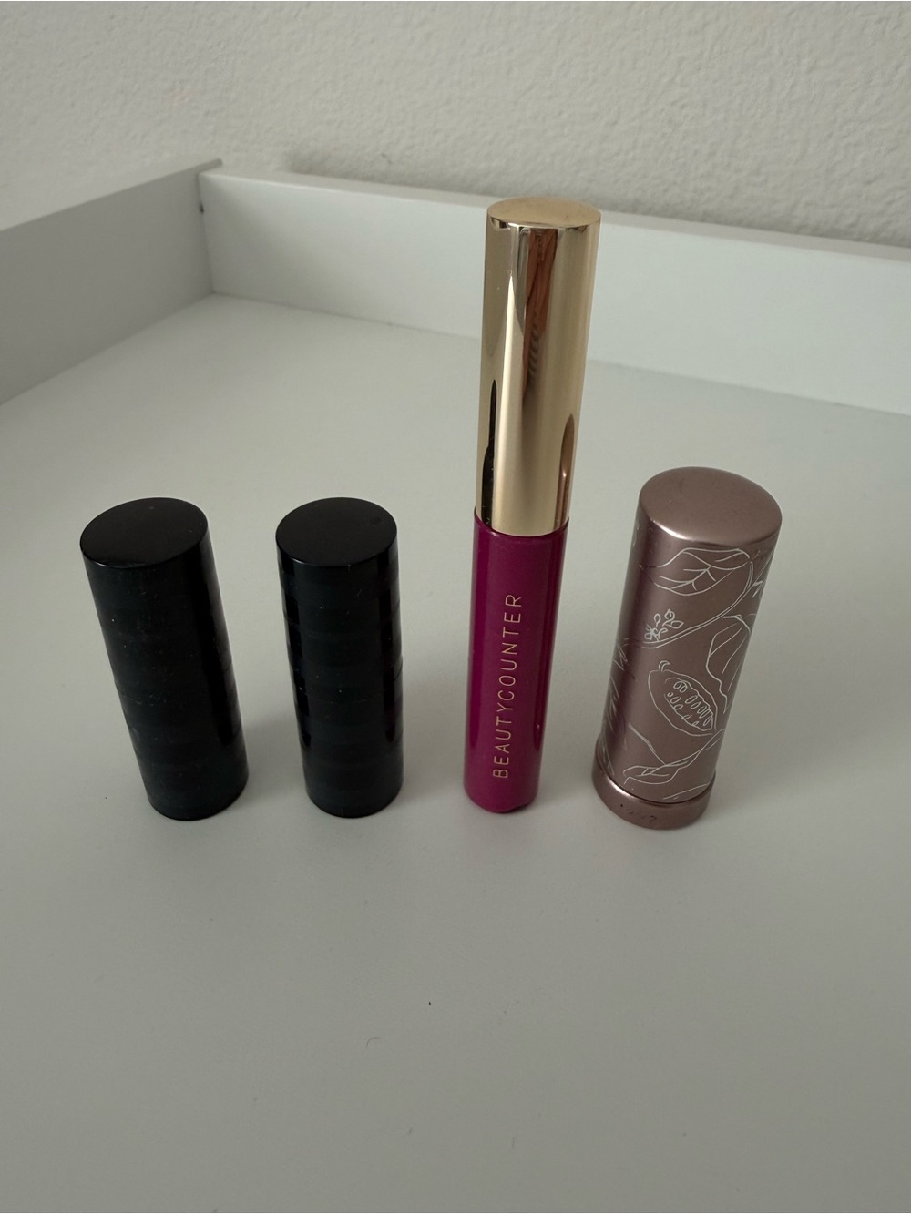 Set of 4 Beauty Counter & 100% Pure Lipsticks Lip Gloss Clean Makeup